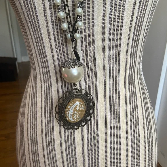 Plunder Antiqued dark metal & White Pearl Long Pendant Necklace - Picture 2 of 7